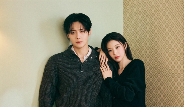 terinspirasi-can-this-love-be-translated-ide-pose-romantis-kim-seon-ho-go-youn-jung