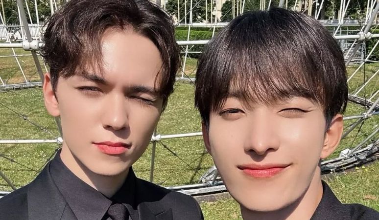 Ada Frame Dokyeom dan Vernon SEVENTEEN di Selfie Time!