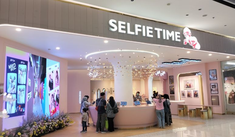 Selfie-Time-Hadirkan-Warna-Baru-Lewat-Soft-Opening-di-Palembang-Square
